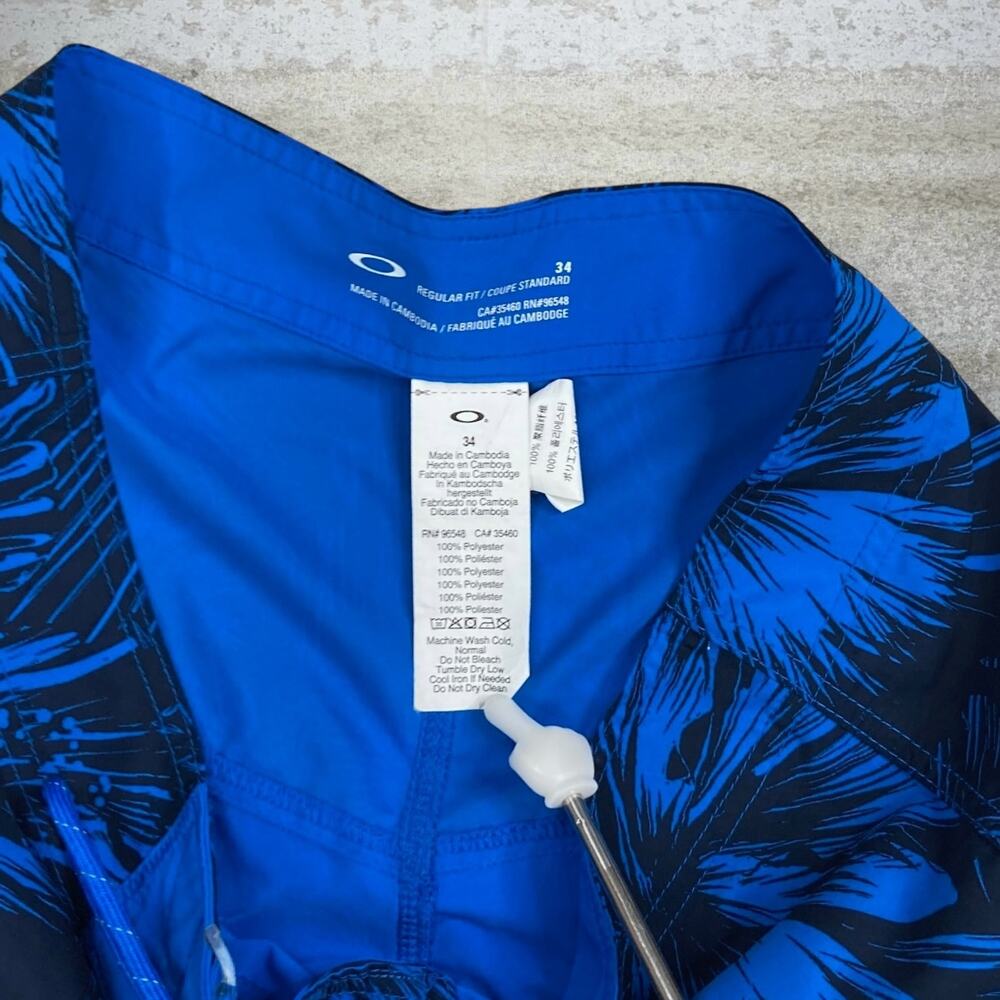 Vintage Y2K Oakley Swim Shorts 34x10 Royal Blue Black Floral 10" Inseam - Picture 4 of 5